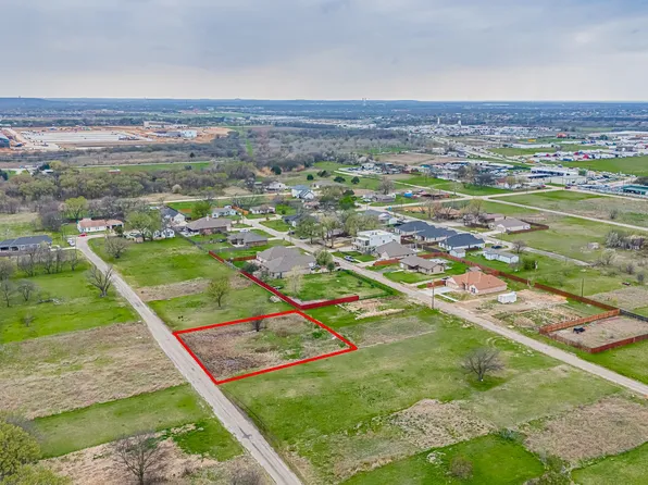 9332 Sunrise Dr, Fort Worth, TX 76134