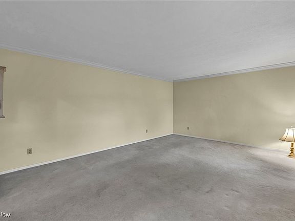 3rd image of 814 Penn Wood Dr