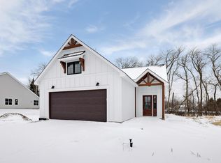 31730 Madison Rd, Lindstrom, MN 55045