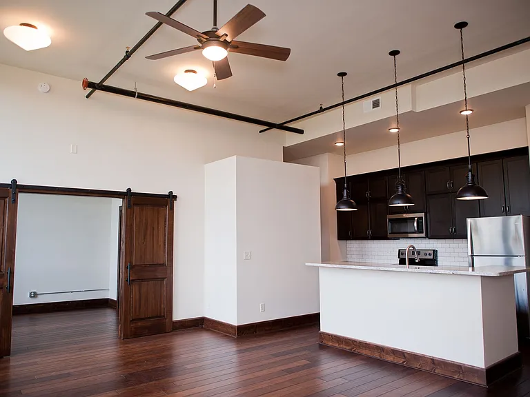 501 W Central St — Photo 12