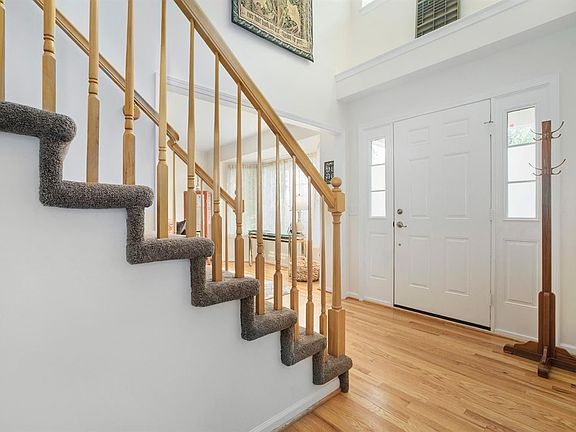 3rd image of 1303 Carston Ln