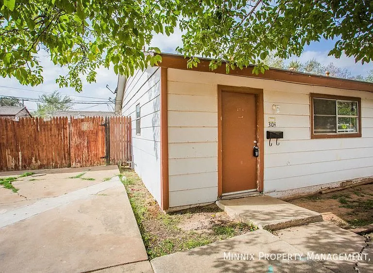 3104 Avenue N — Photo 1