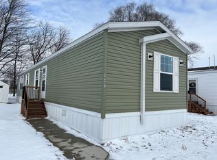 36467 Bernard Dr #B467, Richmond, MI 48062
