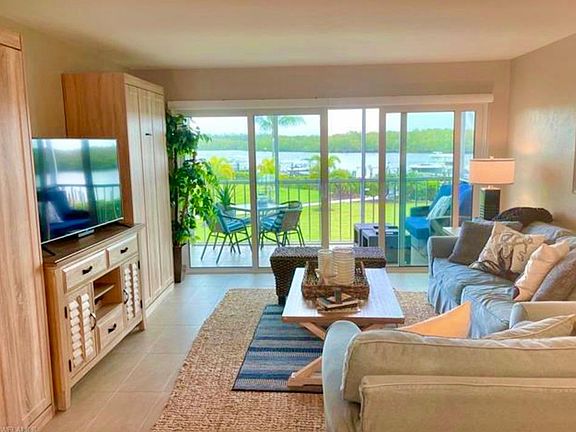 Water views (Gordon River) from the living room and kitchen plus outdoor dining