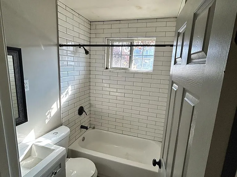 1162 Vance Ave #6 — Photo 11