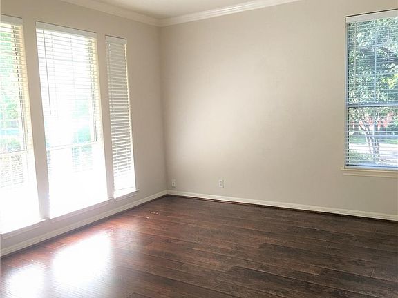 3rd image of 2509 Niemann Dr