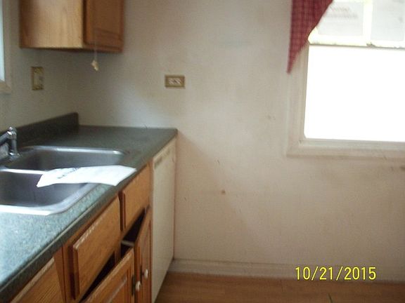 2nd image of 1418 Windsor Cir