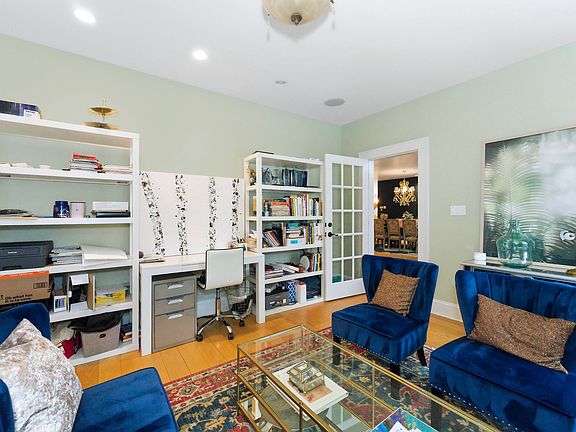 4th image of 4000 Windsor Dr