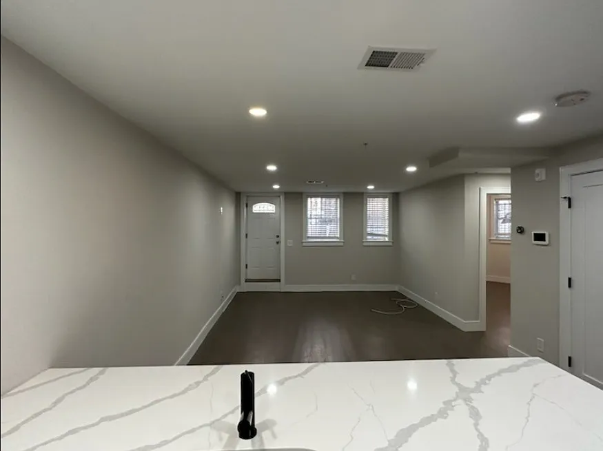 2 bed, 9999 sqft, $3,800 — Photo 1