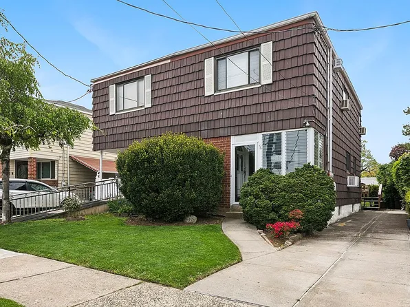 6422 136th St, Flushing, NY 11367