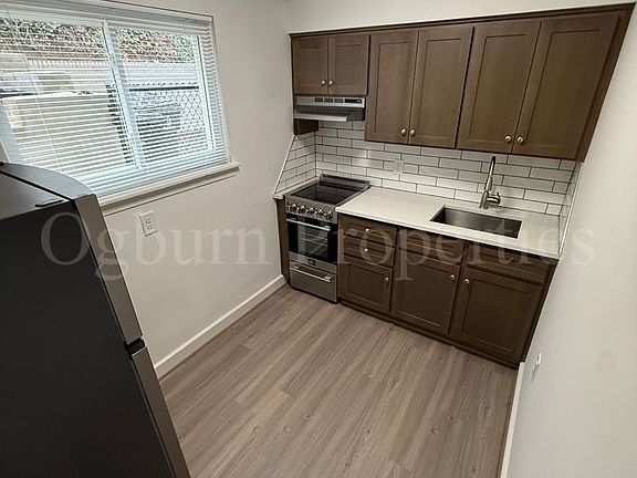 5th image of 220 N Hawthorne Rd #222-A