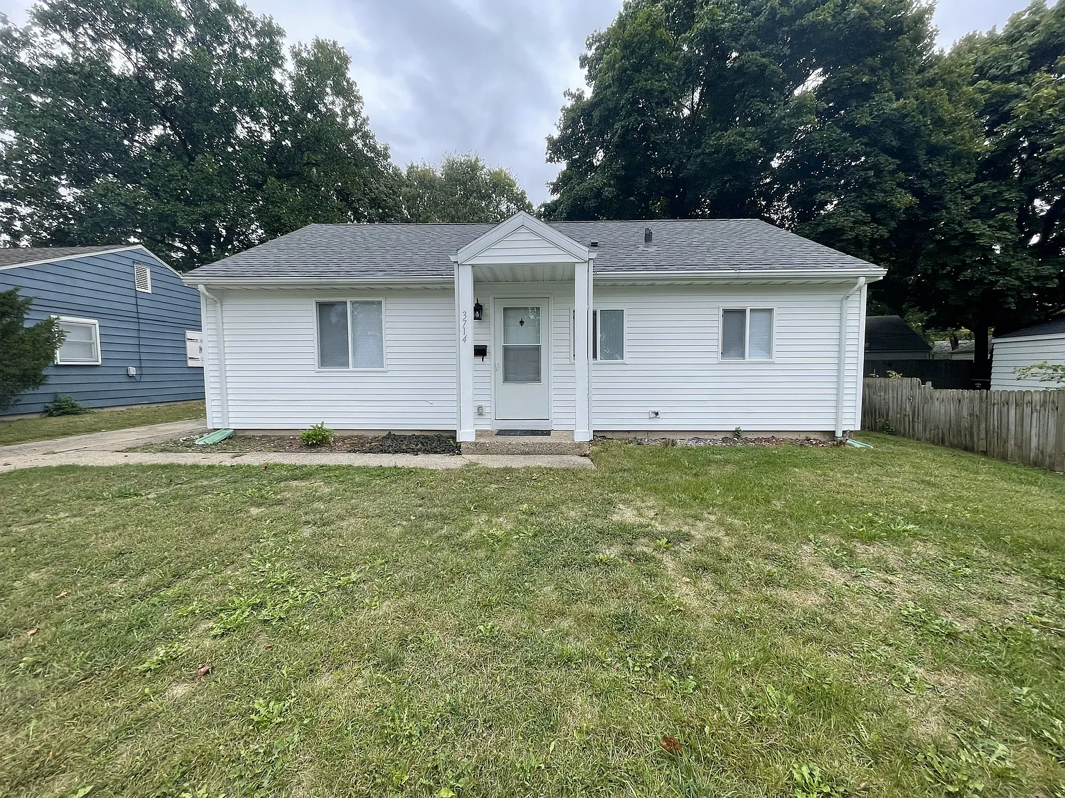 3714 Addison St photo 1
