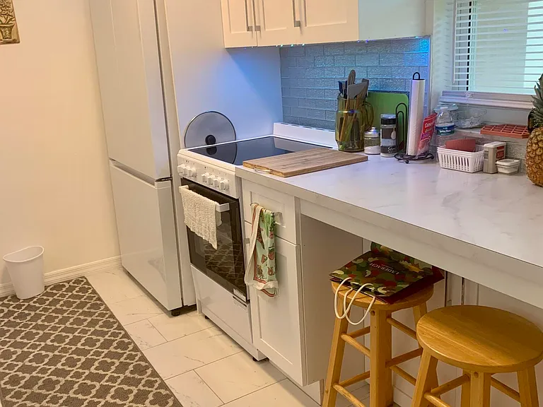 230 NE 26th Ave #318 — Photo 5
