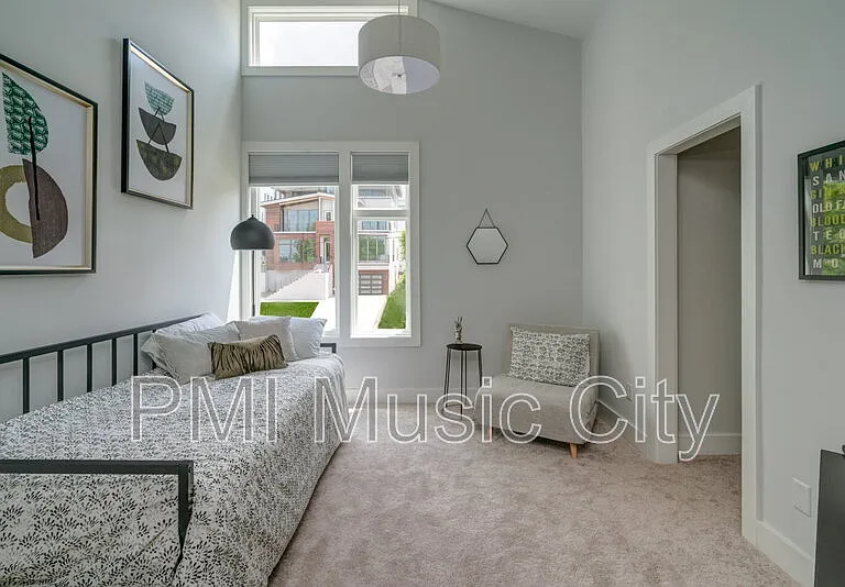 936 Southside Pl — Photo 35