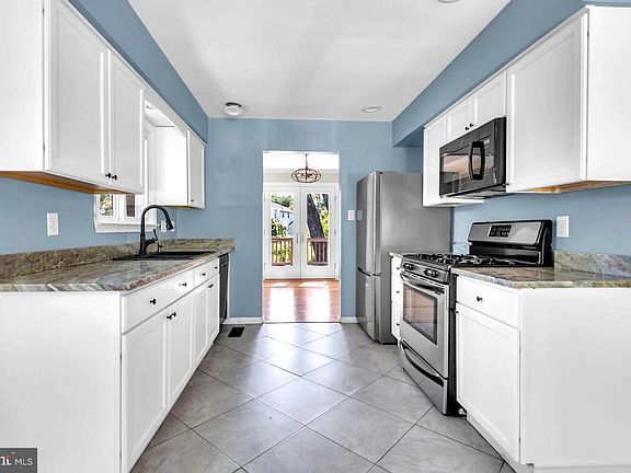 3rd image of 1430 Catlyn Pl