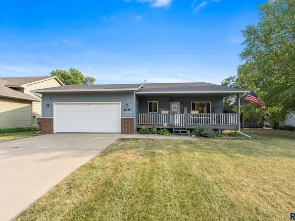1201 E 68th St N, Sioux Falls, SD 57104