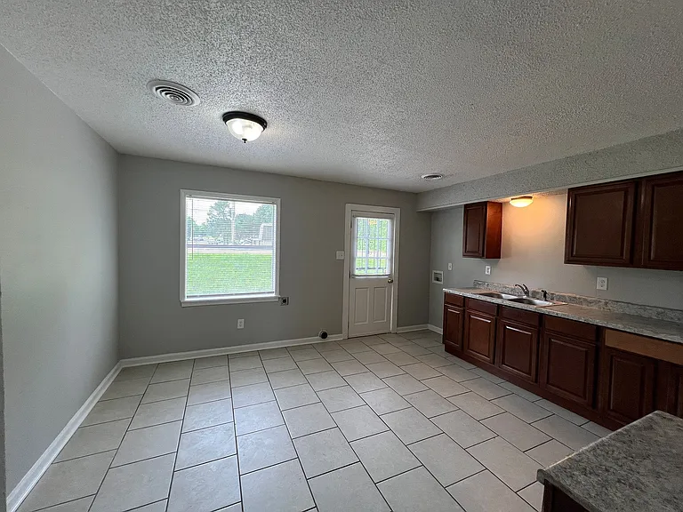 1207 Tahoe Rd — Photo 11