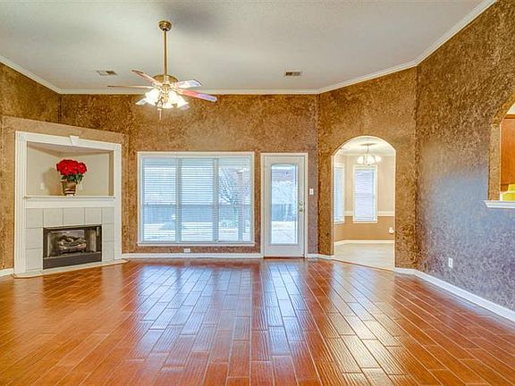 4th image of 8472 Wolf Willow Ln
