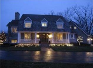 10417 Howe Ln, Leawood, KS 66206