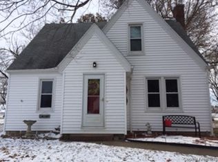 206 N Main St, Modesto, IL 62667