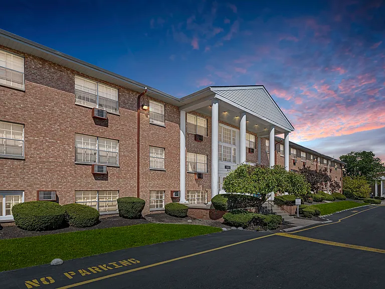 Briarcliff Plaza — Photo 20