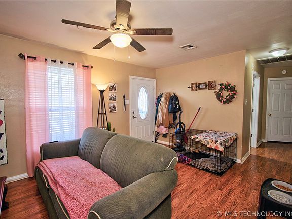 3rd image of 2025 Robison St