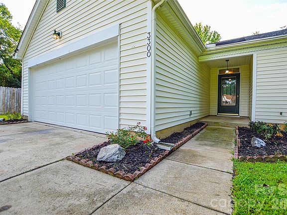 4th image of 3300 Braefield Dr