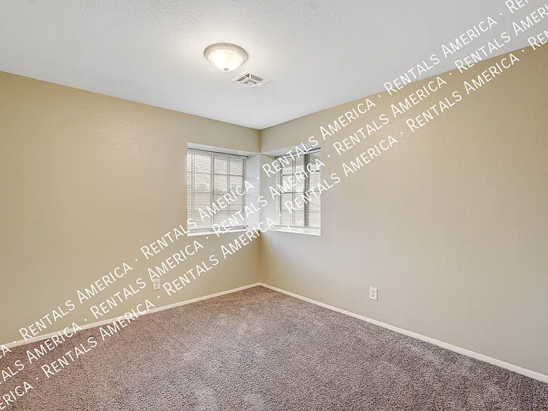 319 Simon Bolivar Dr — Photo 28