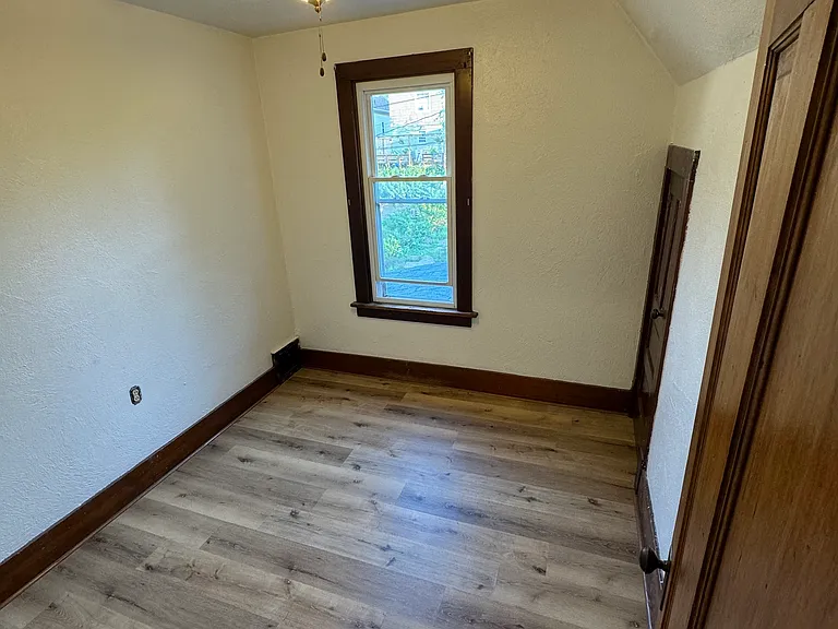 569 Quigley Ln — Photo 3