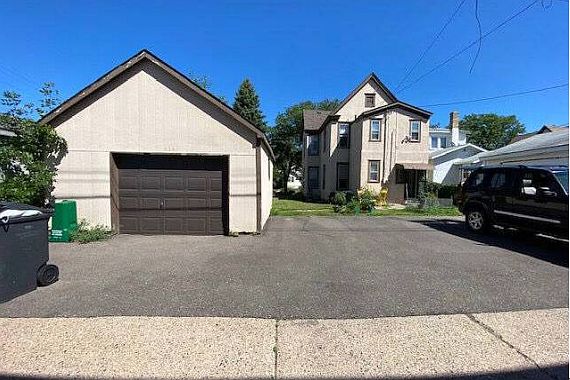 3rd image of 634 19th Ave NE #1