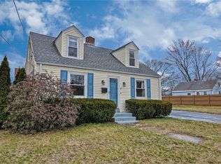 22 Alden St, Riverside, RI 02915