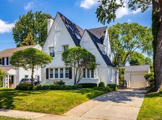 64 Meadow Ln, Grosse Pointe Farms, MI 48236