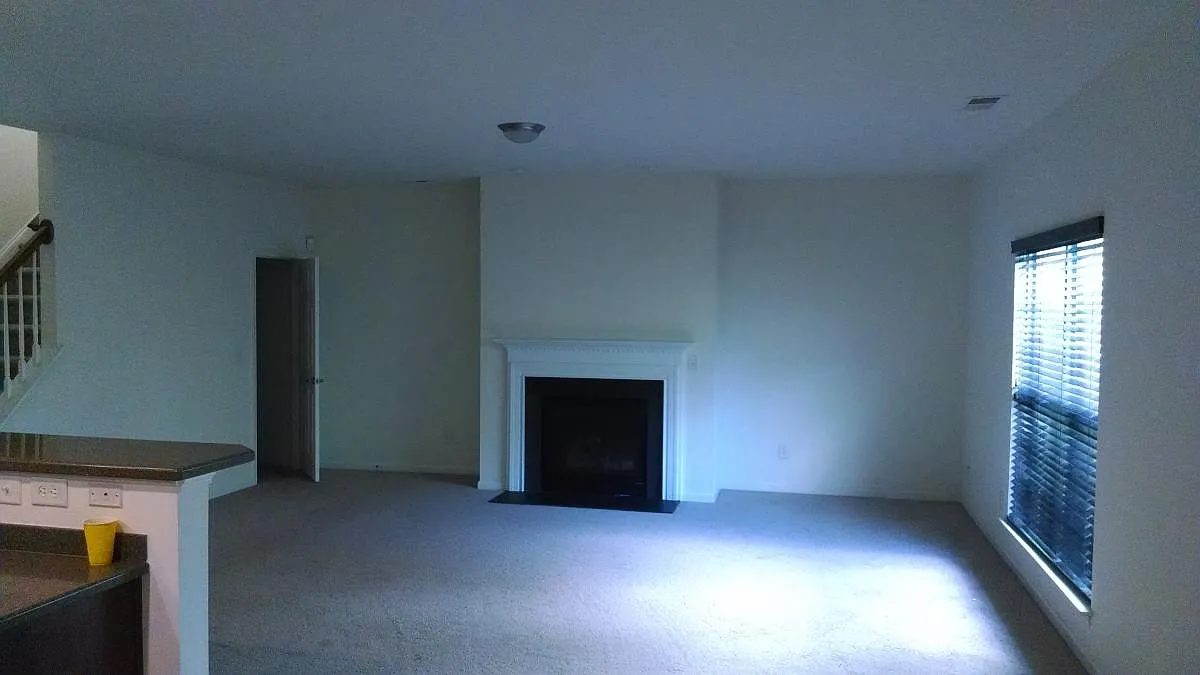 4 bed, 2.5 bath, 3260 sqft, $2,450 — Photo 2