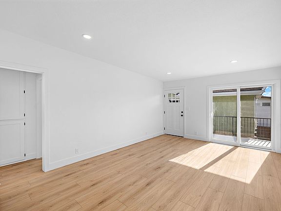5th image of 213 Avenida Lobeiro #C