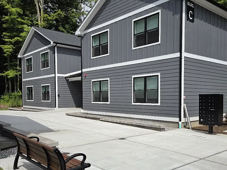 3185 New York 22 #B4 — Photo 1