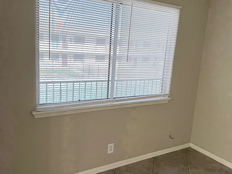 Ricks Apartments — Photo 35