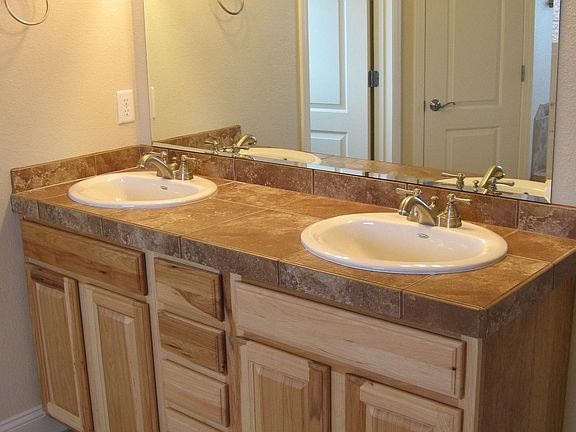 Master bath - dual vanities