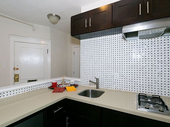 5th image of 124 Mason St APT 702