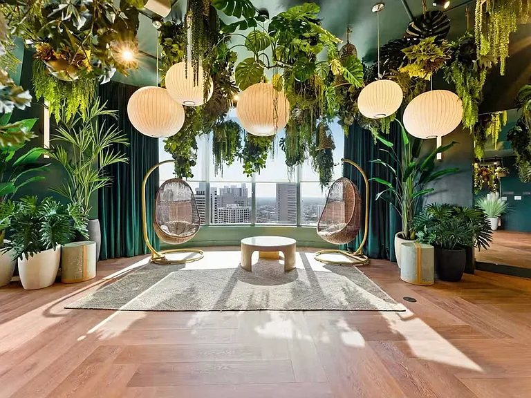 Building's Lounge