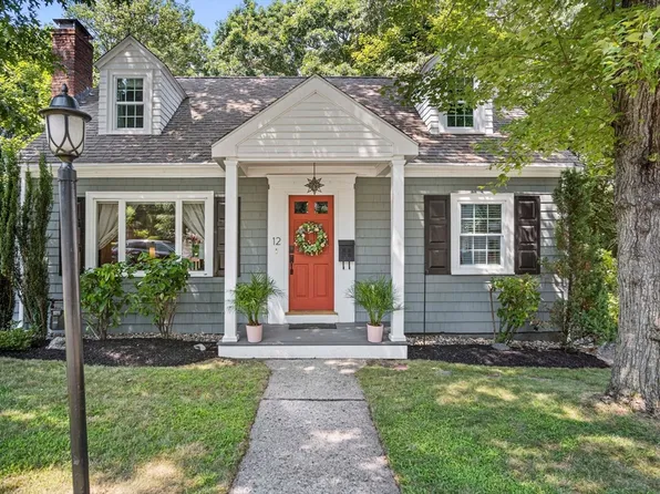 12 Renwick Rd, Melrose, MA 02176