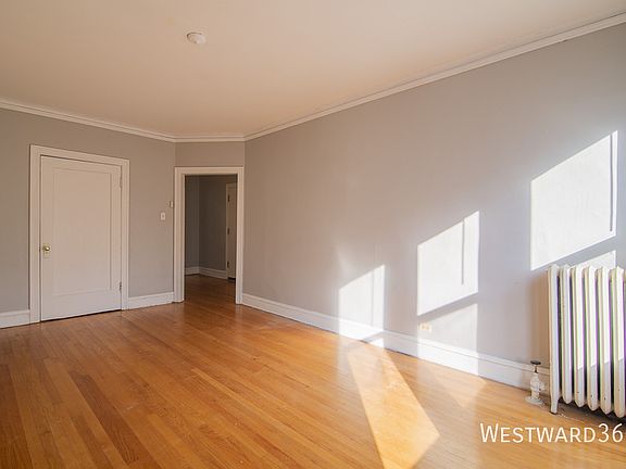 5th image of 6055 N Ridge Ave #1
