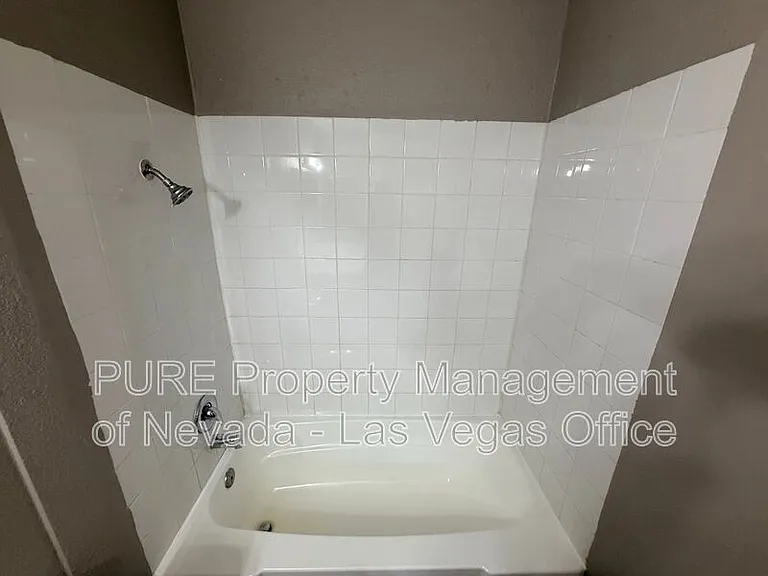 1405 Vegas Valley Dr #52-bldg 7 — Photo 15