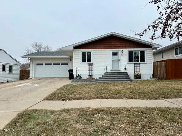 513 9th Ave W, Williston, ND 58801