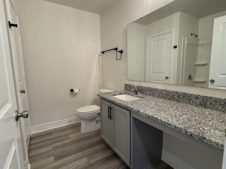 4595 Plainview Rd — Photo 23
