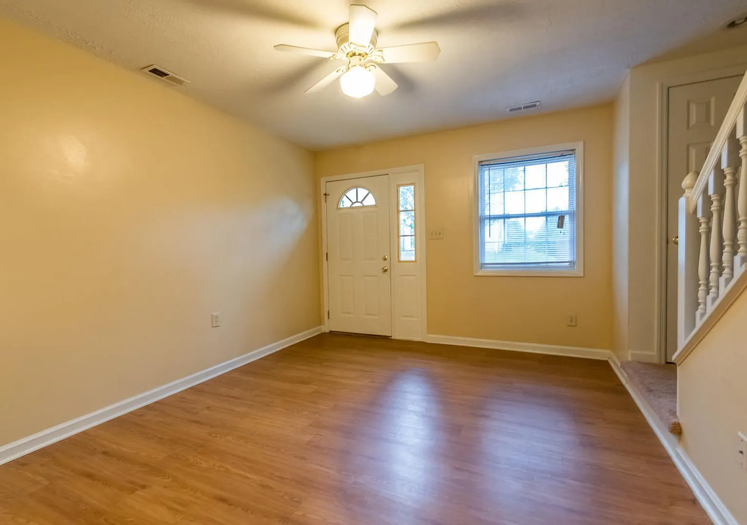 730 Sherwood Hills Dr. 2 Bed/1.5 Bath Townhome — Photo 2