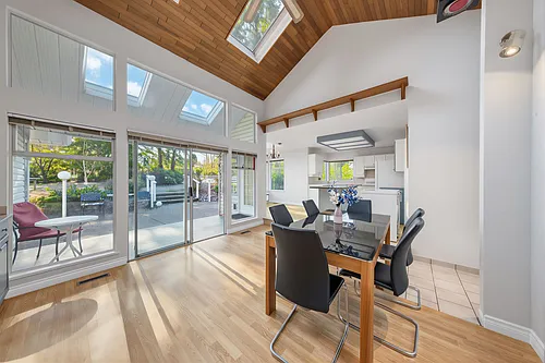 17138 26a Ave Photo 1