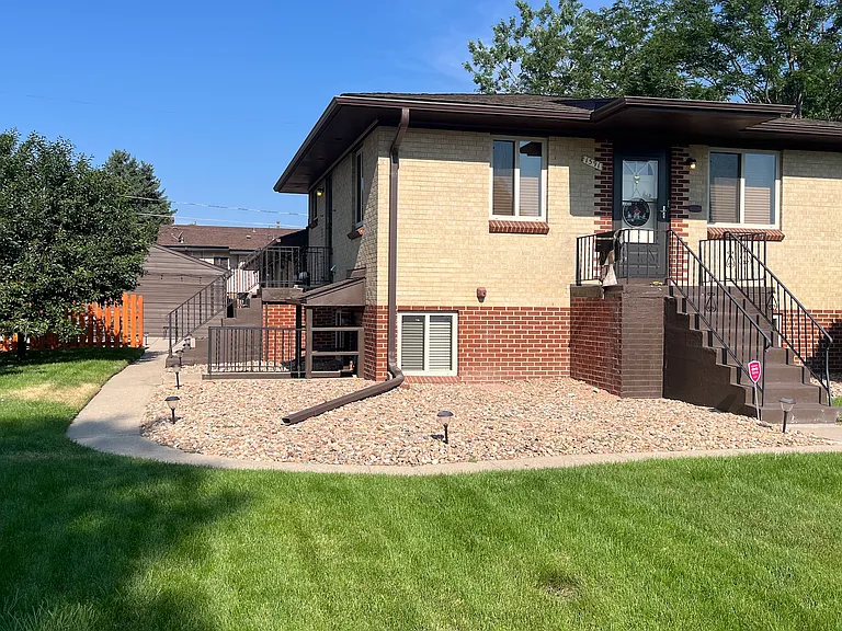 1589 N Utica St — Photo 3