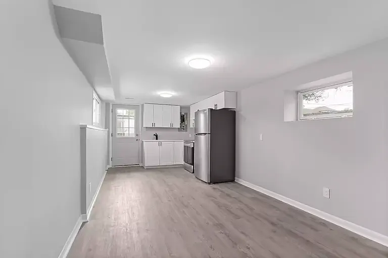 3 bed, 1.0 bath, $1,700 — Photo 3
