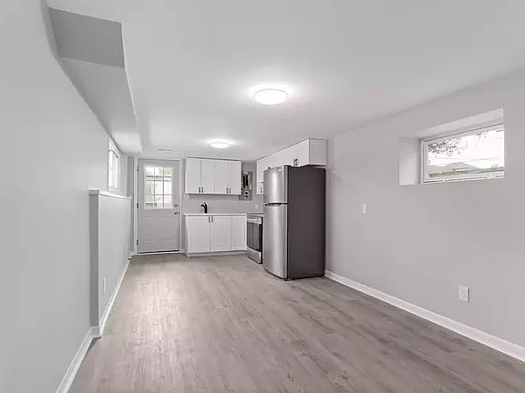 3rd image of 76 Joseph St