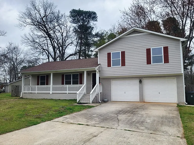 115 Sabel Cir — Photo 1